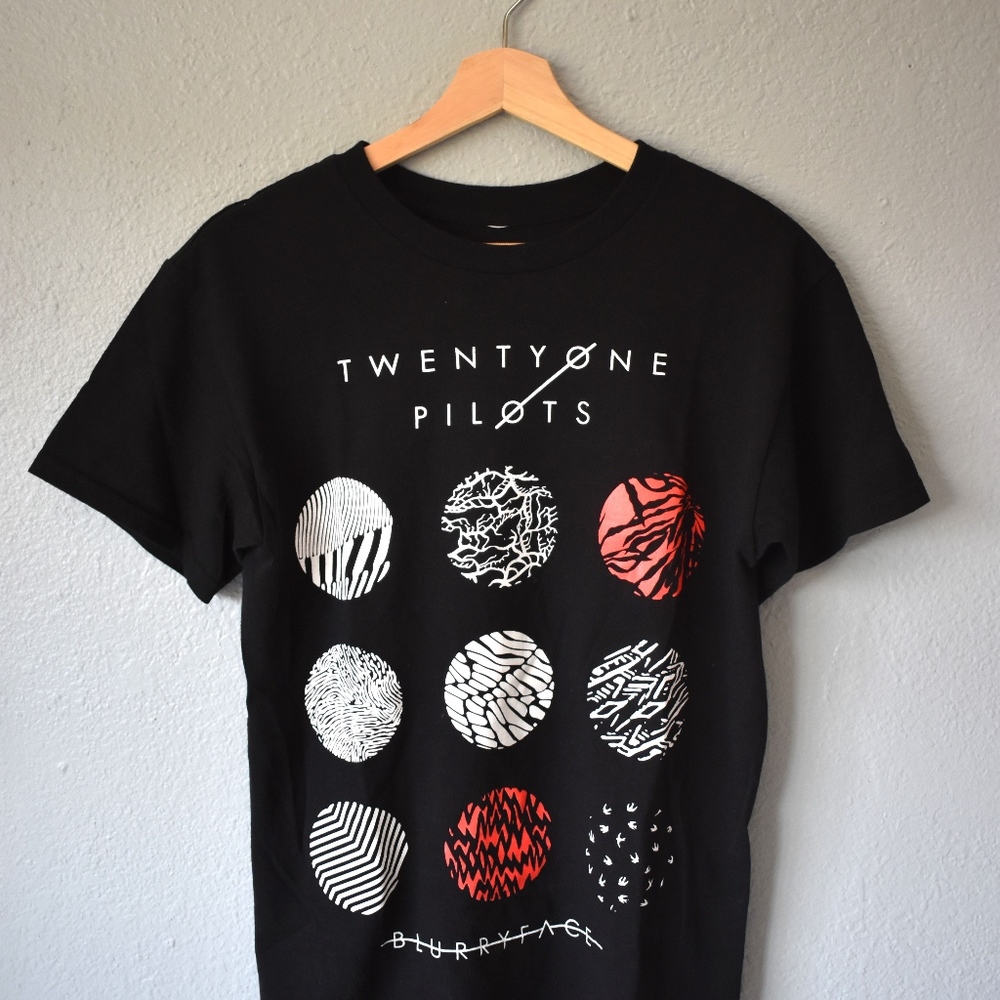 ☀️Twenty One Pilots Band Tee